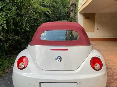 Usata VW New Beetle 75 CV (55 kW) 2010 Bianco Utilitaria
