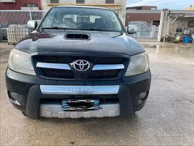 Begagnad Toyota HiLux 171 HK (125 kW) 2008 Svart Pickup
