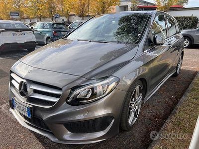 Usata Mercedes B180 109 CV (80 kW) 2018 Grigio Utilitaria