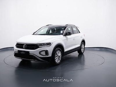 Usata VW T-Roc Life 150 CV (110 kW) 2024 Bianco SUV