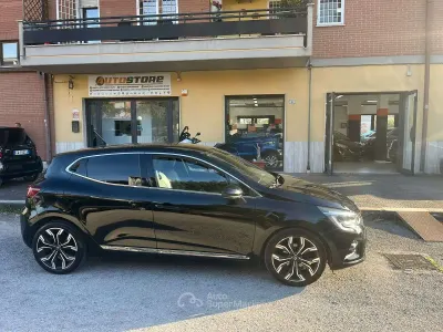 Usata Renault Clio V Intens 116 CV (85 kW) 2020 Nero Berlina
