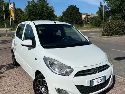 Usata Hyundai i10 Comfort 66 CV (48 kW) 2011 Bianco Utilitaria