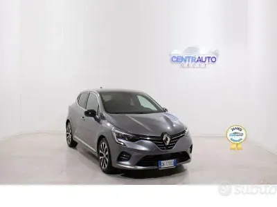 Usata Renault Clio V Techno 101 CV (74 kW) 2023 Grigio Berlina