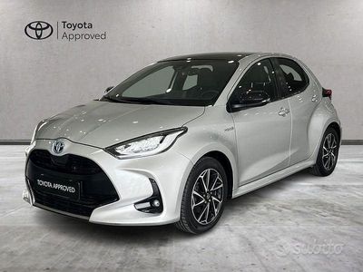 Usata Toyota Yaris Hybrid Lounge 116 CV (85 kW) 2021 Grigio Berlina