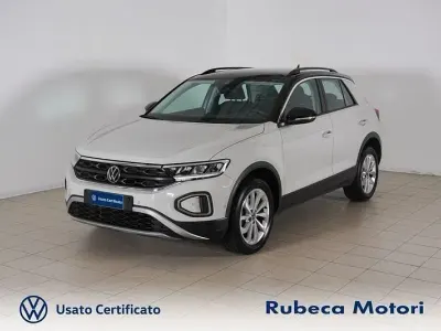 Usata VW T-Roc Life 116 CV (85 kW) 2023 Beige SUV