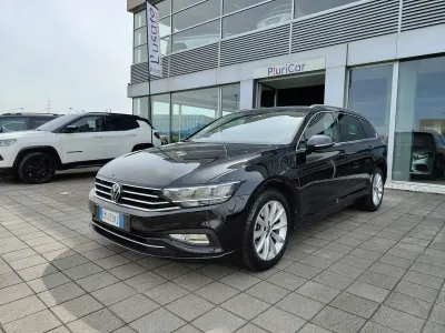 Usata VW Passat 150 CV (110 kW) 2022 Nero Station wagon