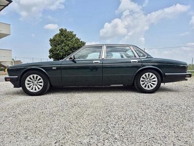Usata Jaguar XJ Sovereign 221 CV (162 kW) 1991 Verde Berlina