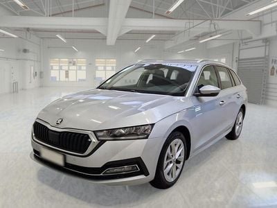 Grigio Usata 2023 Skoda Octavia Style Station wagon | 25.250 € (Buon prezzo)