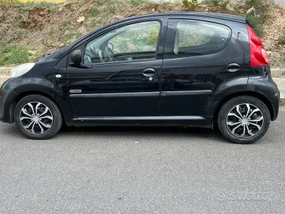 Usata Peugeot 107 68 CV (50 kW) 2007 Nero Utilitaria