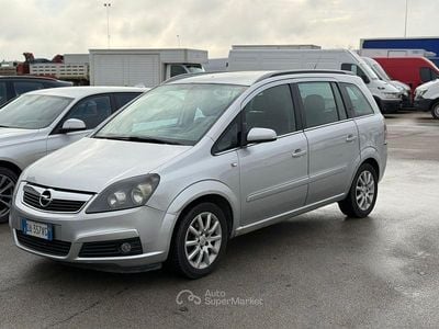 Grigio Usata 2006 Opel Zafira Enjoy Monovolume | 1900 € (Buon prezzo)