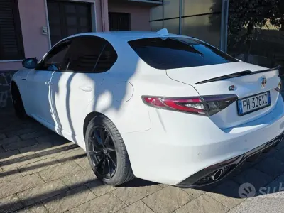Usata Alfa Romeo Giulia 150 CV (110 kW) 2017 Bianco Berlina