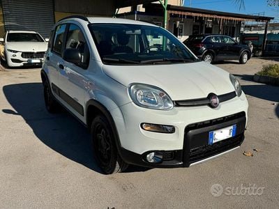 Occasion Fiat Panda 4x4 86 ch (63 kW) 2020 Blanc Citadine