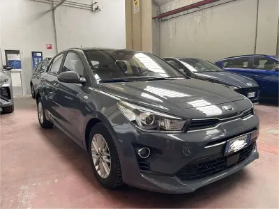 Usata Kia Rio Comfort 101 CV (74 kW) 2021 Other Berlina
