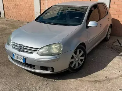 Usata VW Golf IV 116 CV (85 kW) 2004 Berlina