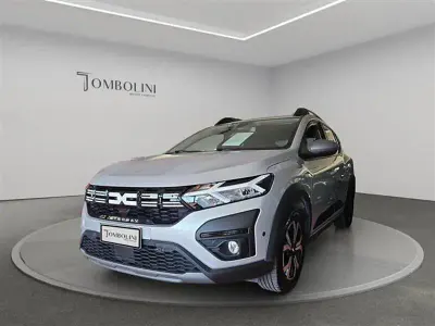 Usata Dacia Sandero Expression 100 CV (73 kW) 2023 Grigio chiaro