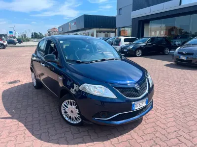 Usata Lancia Ypsilon S 95 CV (69 kW) 2017 Blu Utilitaria