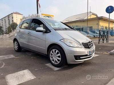 Usata Mercedes A160 Elegance 95 CV (69 kW) 2010 Grigio Utilitaria