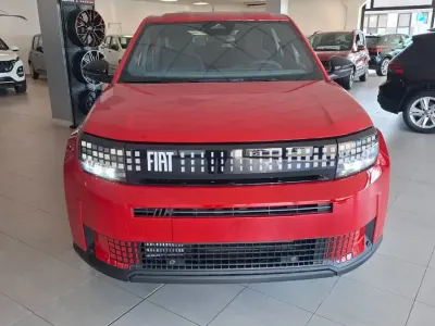 Nuova Fiat Grande Panda 101 CV (74 kW) 2026 Rosso Utilitaria