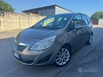 Usata Opel Meriva Cosmo 110 CV (80 kW) 2010 Giallo Monovolume
