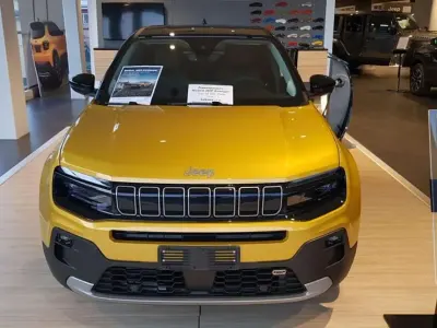 Usata Jeep Avenger Summit 61 kW (84 CV) 2023 Giallo SUV