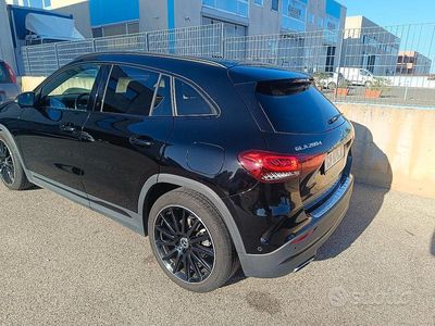 Occasion Mercedes GLA200 163 ch (119 kW) 2023 Noir SUV