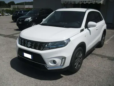 Usata Suzuki Vitara Cool 129 CV (94 kW) 2022 Bianco SUV
