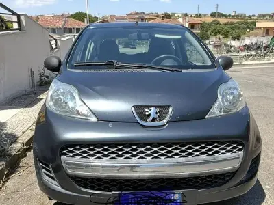 Usata Peugeot 107 68 CV (50 kW) 2009 Nero Utilitaria