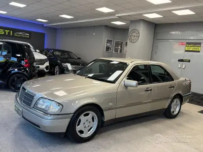 Usata Mercedes C200 Elegance 192 CV (141 kW) 1997 Grigio Berlina