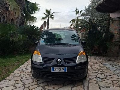 Usata Renault Modus 102 CV (75 kW) 2006 Nero Monovolume