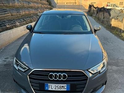 Begagnad Audi A3 116 HK (85 kW) 2017 Grå Sedan
