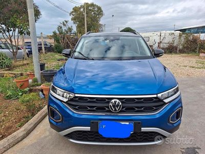 Begagnad VW T-Roc 150 HK (110 kW) 2024 Blå SUV