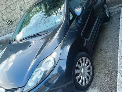 Usata Ford Fiesta 70 CV (51 kW) 2009 Grigio Utilitaria