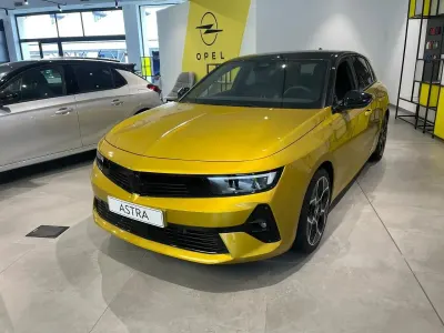 Nuova Opel Astra S 130 CV (95 kW) 2026 Giallo Berlina