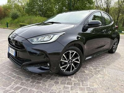 Usata Toyota Yaris Hybrid Trend 92 CV (67 kW) 2022 Nero Berlina