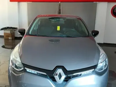Usata Renault Clio IV Zen 73 CV (53 kW) 2016 Grigio Berlina
