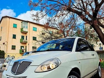 Usata Lancia Ypsilon 75 CV (55 kW) 2011 Bianco Utilitaria