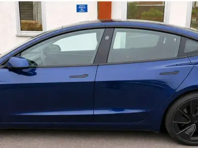 Usata Tesla Model 3 Performance 338 kW (460 CV) 2024 Blu/azzurro Berlina
