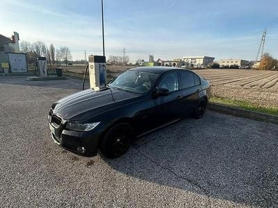 Usata BMW 318 143 CV (105 kW) 2009 Nero Berlina