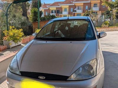 Usata Ford Focus 2001 Grigio Utilitaria
