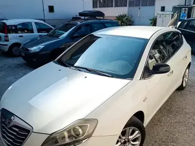 Usata Lancia Delta 120 CV (88 kW) 2014 Bianco Utilitaria