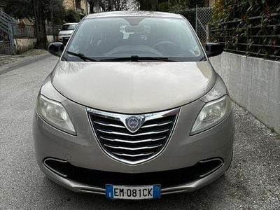 Usata Lancia Ypsilon Gold 69 CV (50 kW) 2012 Utilitaria