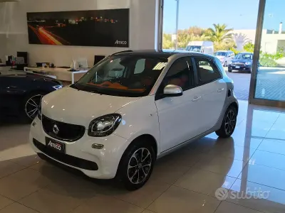 Usata Smart ForFour Passion 71 CV (52 kW) 2015 Bianco Utilitaria
