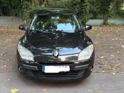 Käytetty Renault Mégane 110 HP (80 kW) 2012 Musta Sedan