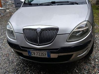 Usata Lancia Ypsilon 80 CV (58 kW) 2005 Grigio Utilitaria