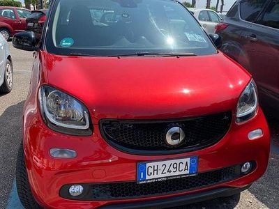 Begagnad Smart ForFour Passion 75 HK (55 kW) 2016 Röd Halvkombi