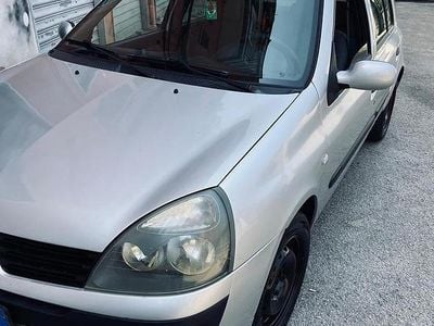 Usata Renault Clio II 65 CV (47 kW) 2005 Grigio Berlina
