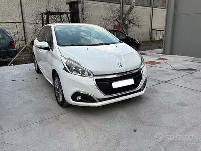 Usata Peugeot 208 Allure 82 CV (60 kW) 2016 Bianco Utilitaria
