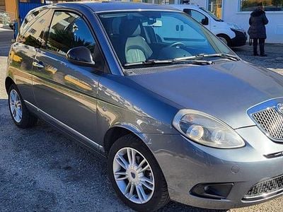 Usata Lancia Ypsilon 75 CV (55 kW) 2011 Grigio Utilitaria