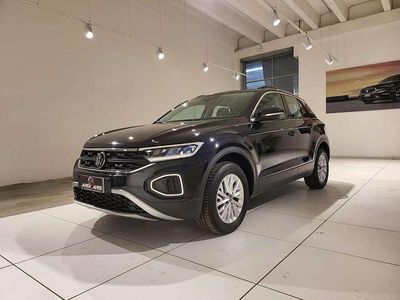Usata VW T-Roc Life 150 CV (110 kW) 2024 Nero SUV