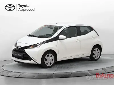 Usata Toyota Aygo X-play 69 CV (50 kW) 2017 Bianco Utilitaria